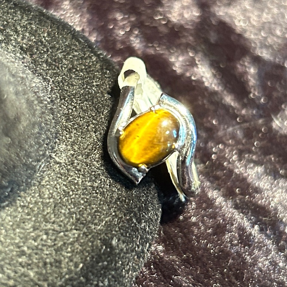🍓UNCAS VINTAGE STERLING SILVER TIGERS EYE RING - Picture 4 of 4